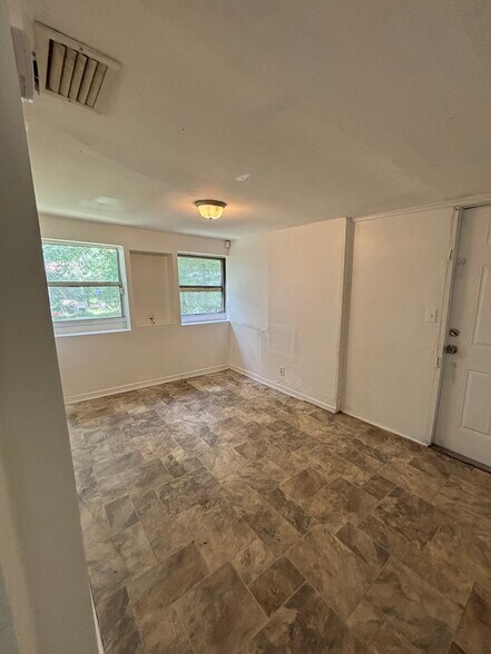 Building Photo - 8410 N Elmer St