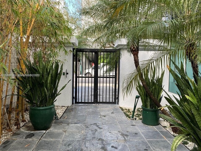 Building Photo - 234 NE 3rd St