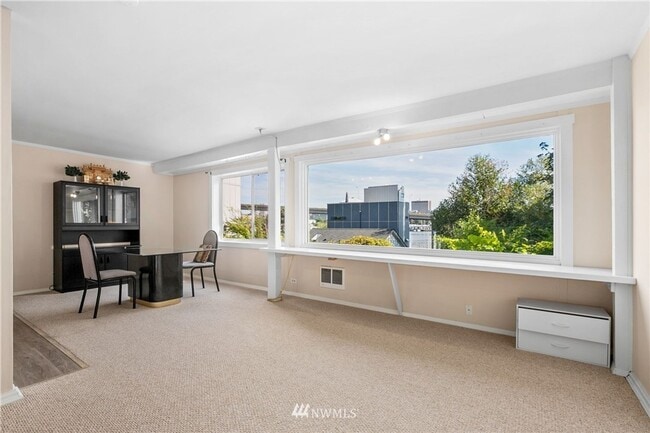 Building Photo - Spacious Montlake Rental with Stunning Vie...