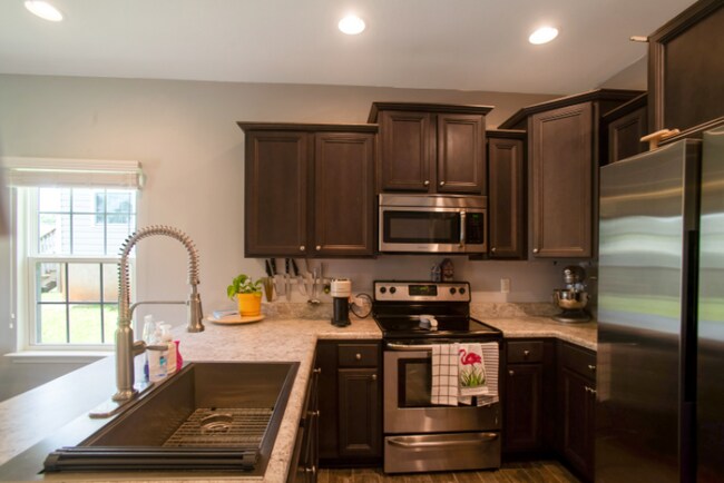 Building Photo - 141 Iron Horse Dr E