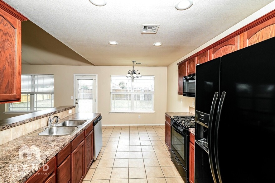 Building Photo - 14603 E 108th St N