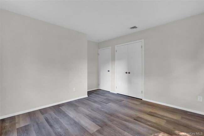 Building Photo - 7 Canterbury Ct