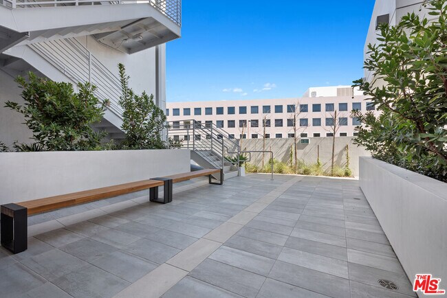 Building Photo - 160 Chestnut St