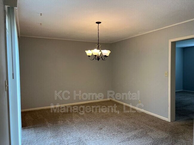 Building Photo - 9338 Bluejacket St