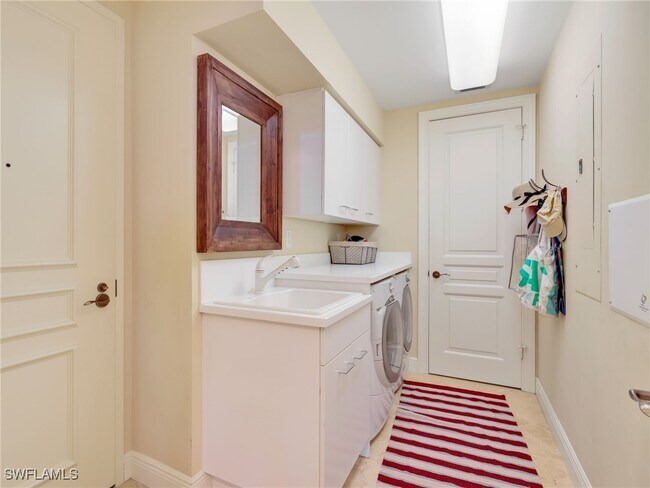 Building Photo - 23750 Via Trevi Way