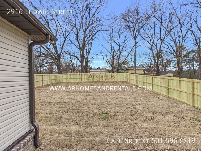 Building Photo - 2916 Ludwig St