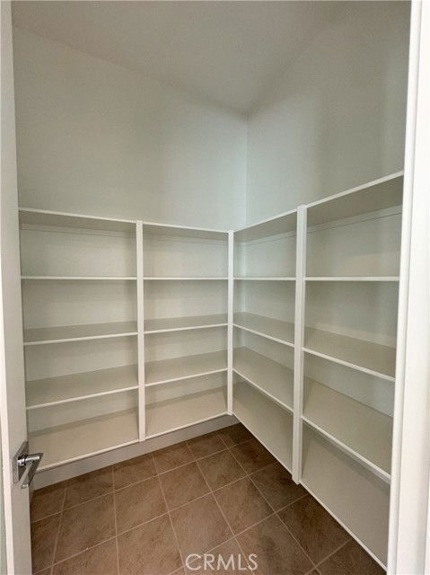 Building Photo - 283 Lynx