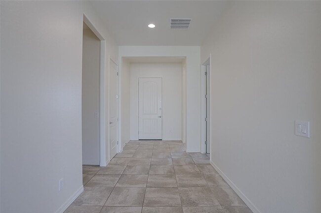 Building Photo - 6832 Gables Trl