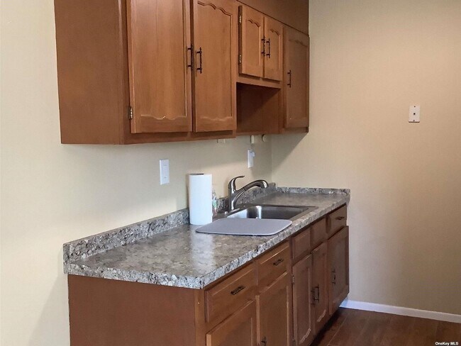 Building Photo - 261 Newcastle Ct