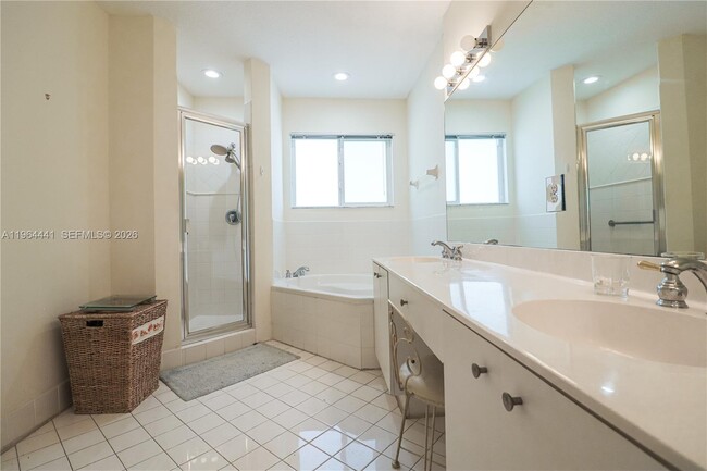 Building Photo - 5663 NW 112th Pl