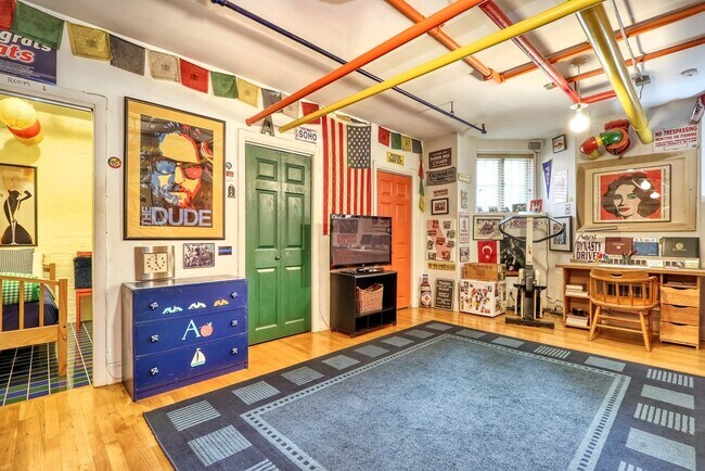 Building Photo - 339 Commonwealth Ave