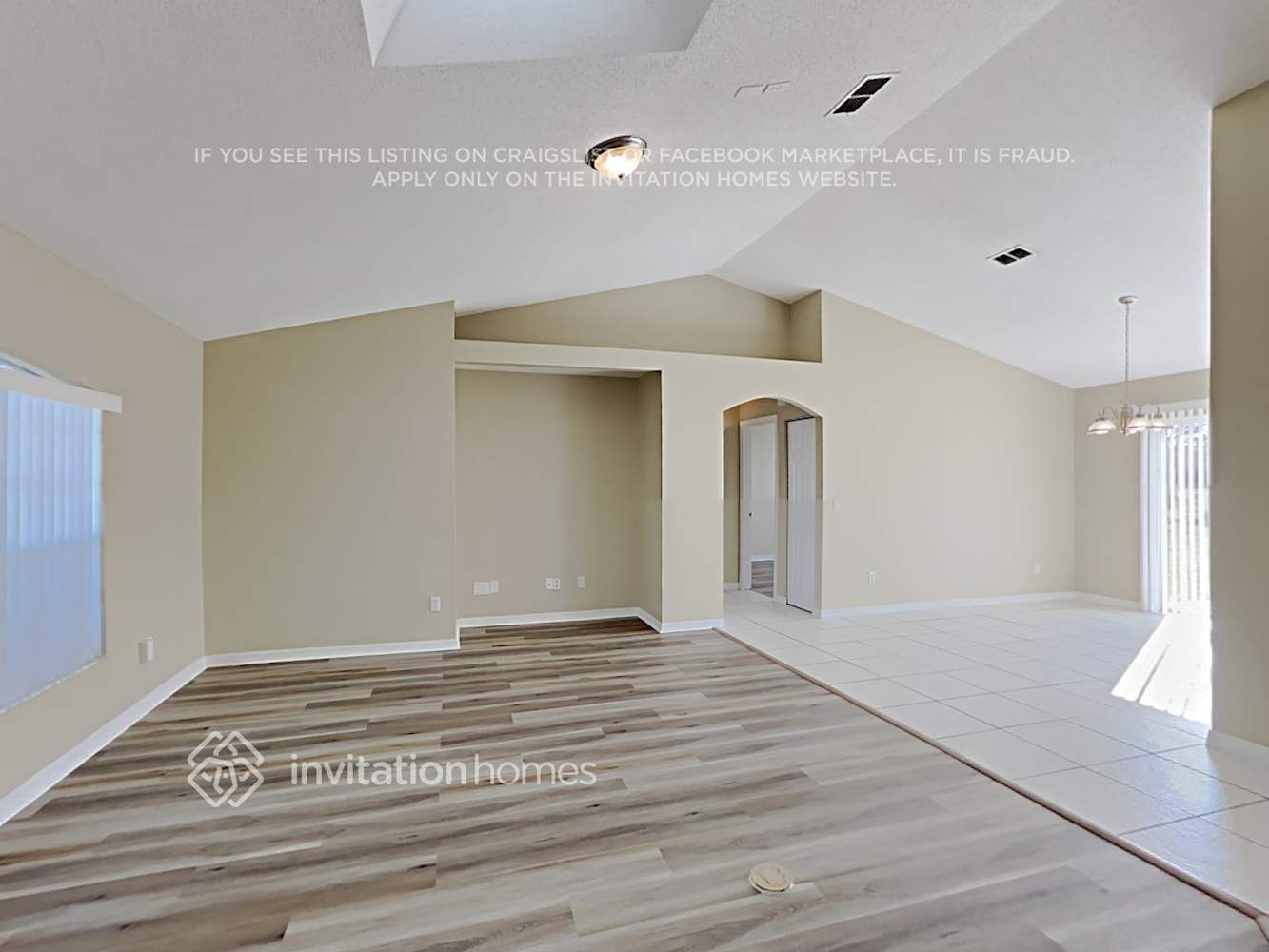 Building Photo - 3132 Travelers Palm Dr