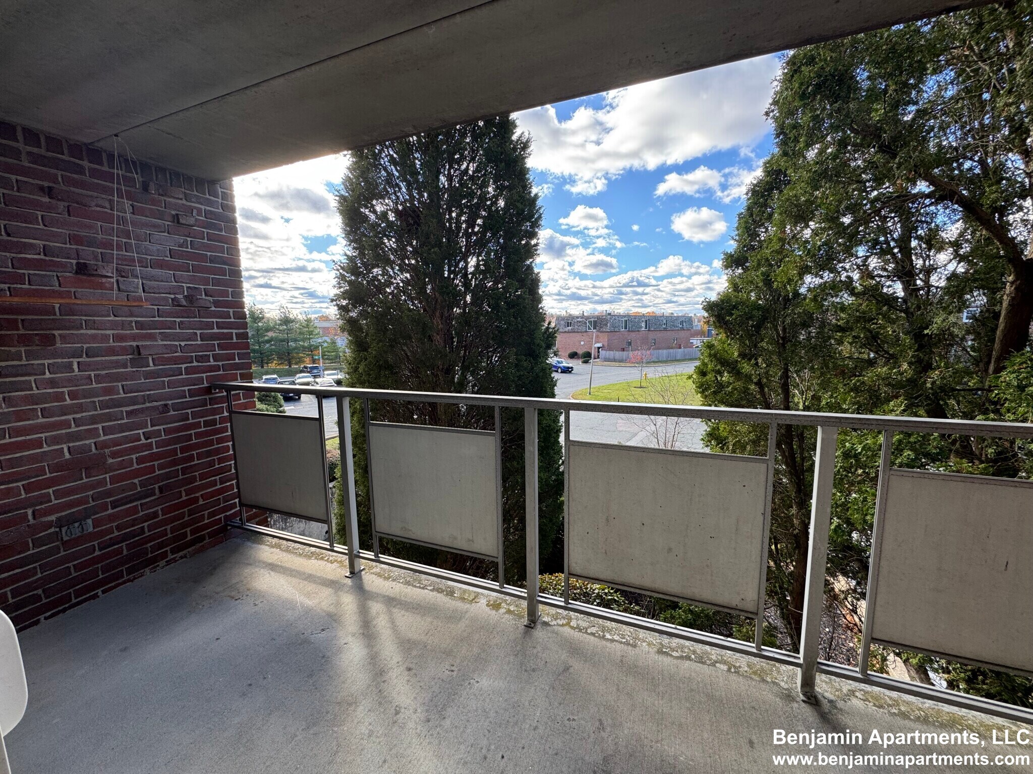 Building Photo - 51 Hill Rd