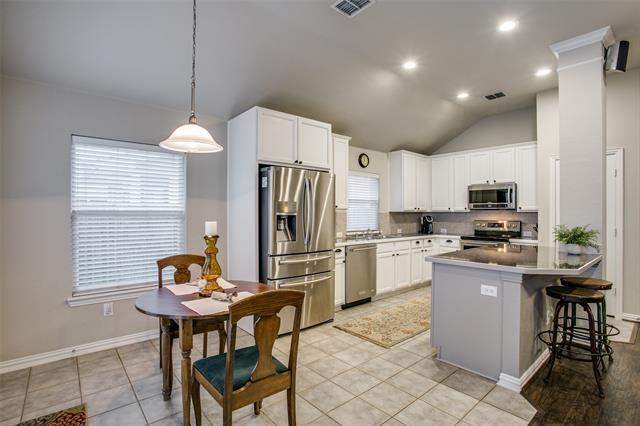 Building Photo - 2007 Highland Dr