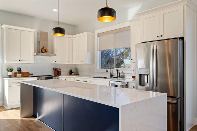 Building Photo - 1288 Cohasset Crest N