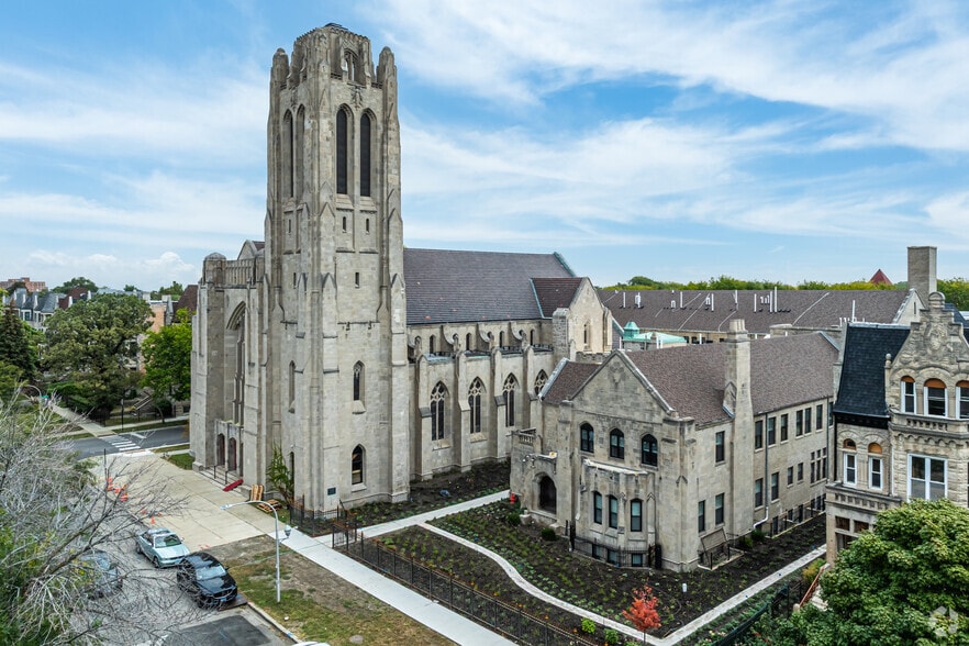 Primary View - 4611 S Ellis Ave