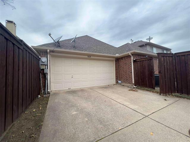 Building Photo - 8628 Forest Glen Dr