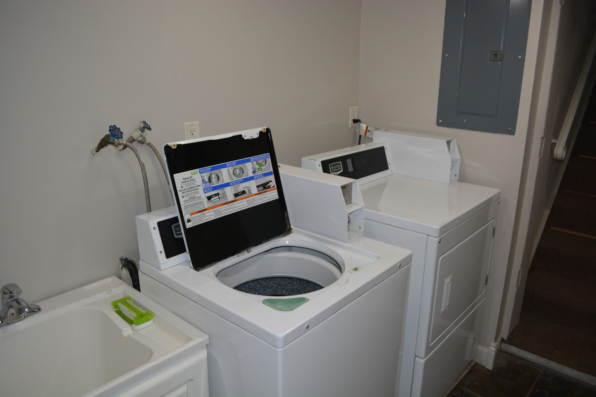 Laundry - 308 Lewis St S