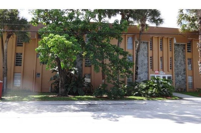 Building Photo - 1230 W 54th St