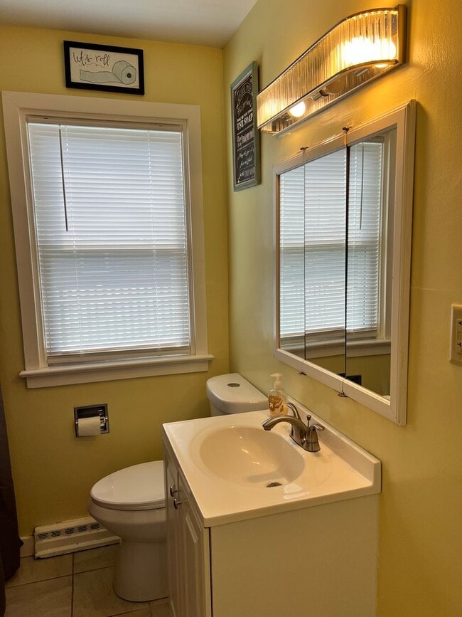 Building Photo - 3 Bedroom, 1 Bath Rancher Available for Rent!