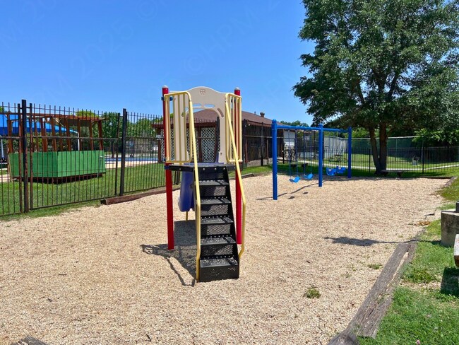 Building Photo - 8858 Roquefort