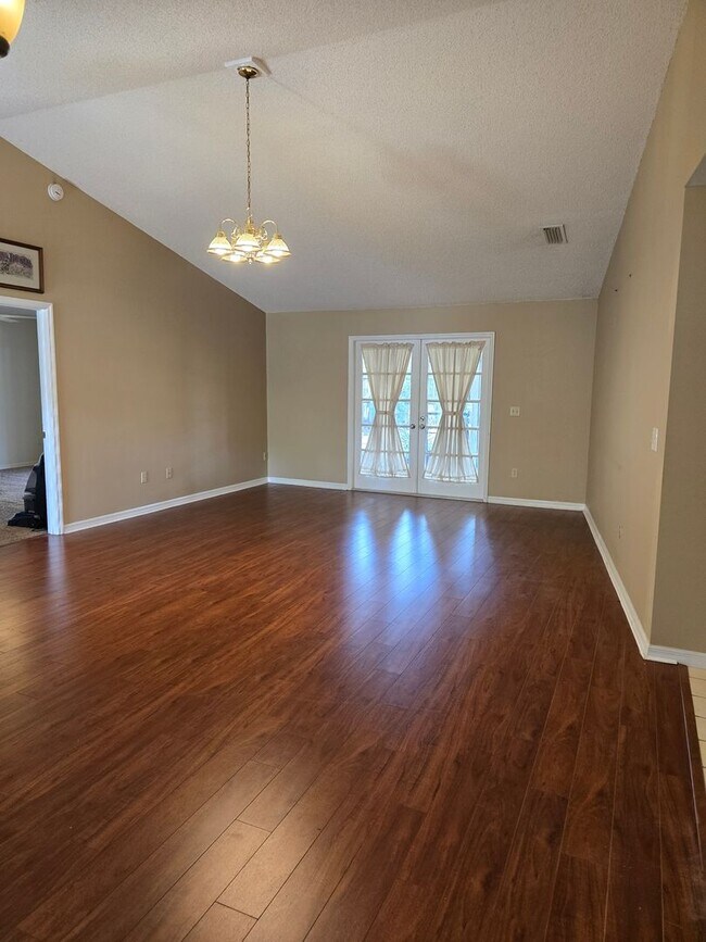 Building Photo - Be Home for the Holidays!