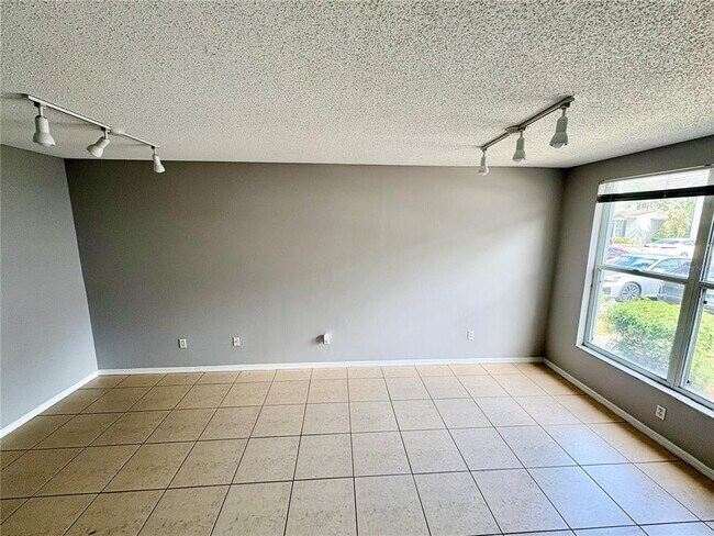 Building Photo - 6512 Osprey Lake Cir