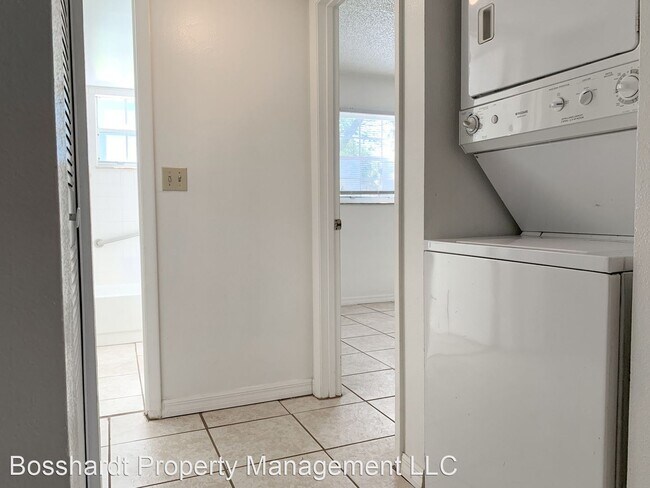 Building Photo - 3 br, 2 bath House - 450 Fairways Cir A103