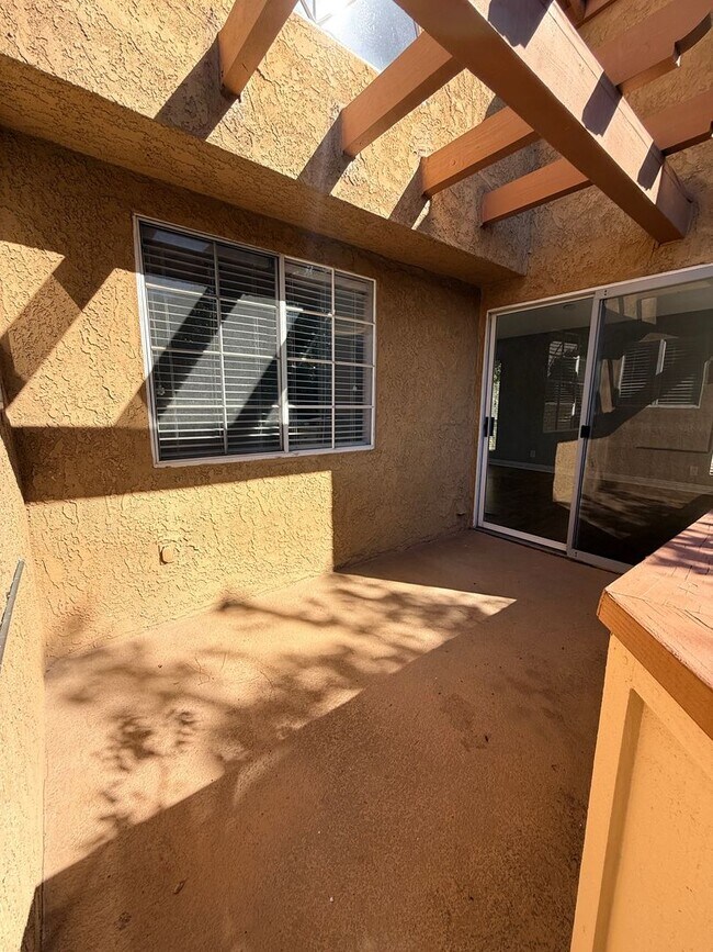 Building Photo - **Coming Soon ** Condo in The Hills Yorba ...