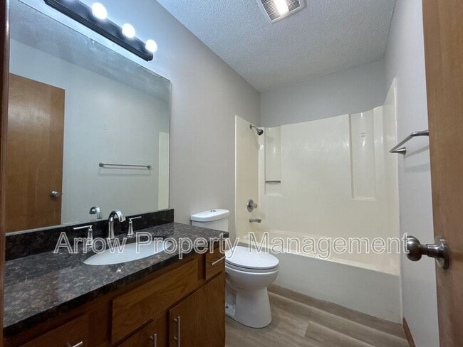 Building Photo - 1310 S Jackson St