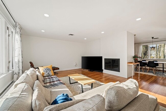 Building Photo - 66 Roosevelt Rd