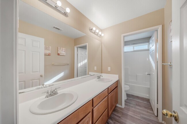Building Photo - 79910 Camden Dr