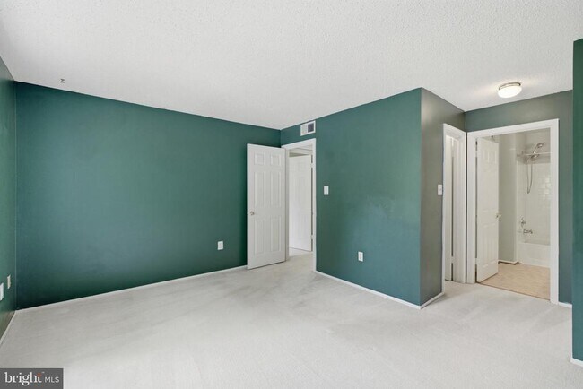 Building Photo - 7761 Inversham Dr