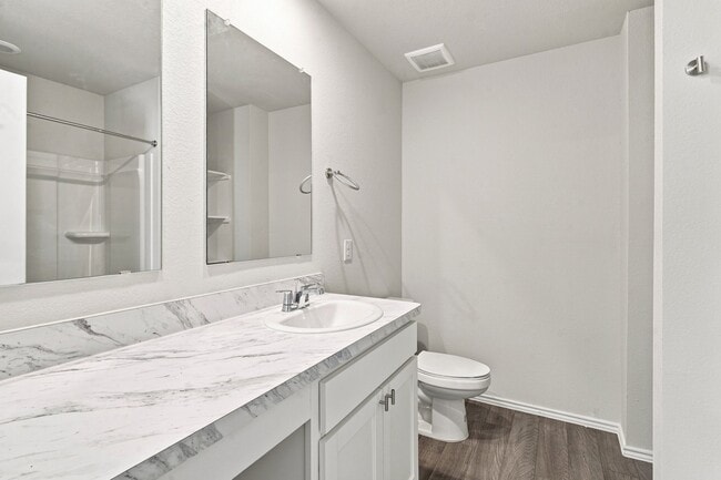 Building Photo - 3362 Northwestern Dr