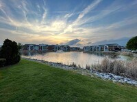 Building Photo - **2 bedroom 2 bath $1199/mo***Evansville, IN*** Pet Friendly**Vaulted Ceilings