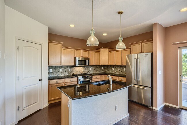 Building Photo - Flying Horse home for rent on Cake Bread!