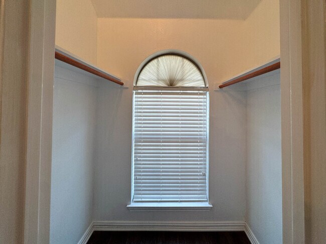 Building Photo - 44 Heron Dr