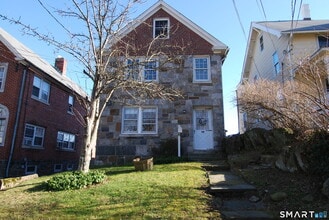 Building Photo - 23 Locust St