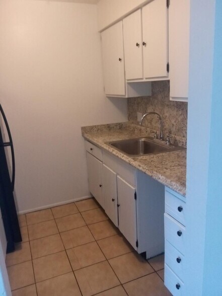 Kitchen new counters - 1315 Noble Ave