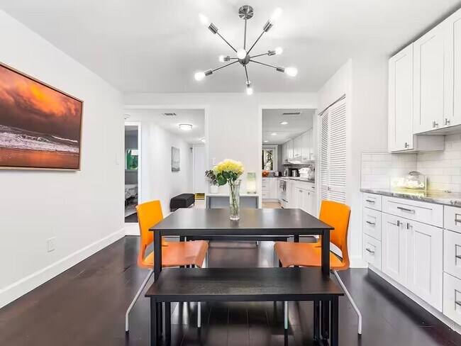 Building Photo - 3700 S Osprey Ave