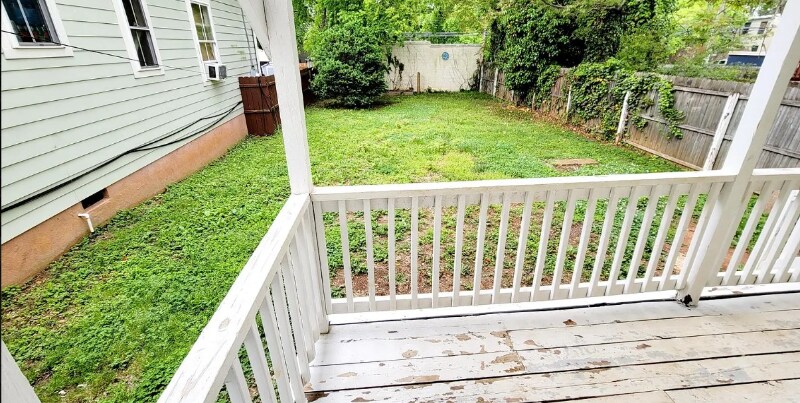 Building Photo - 516 S Pine St