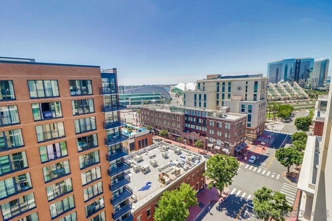 Building Photo - 530 K St