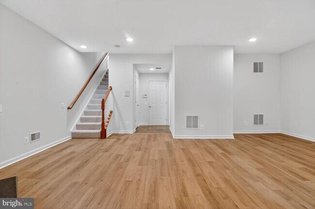 Building Photo - 8908 Purple Lilac Cir