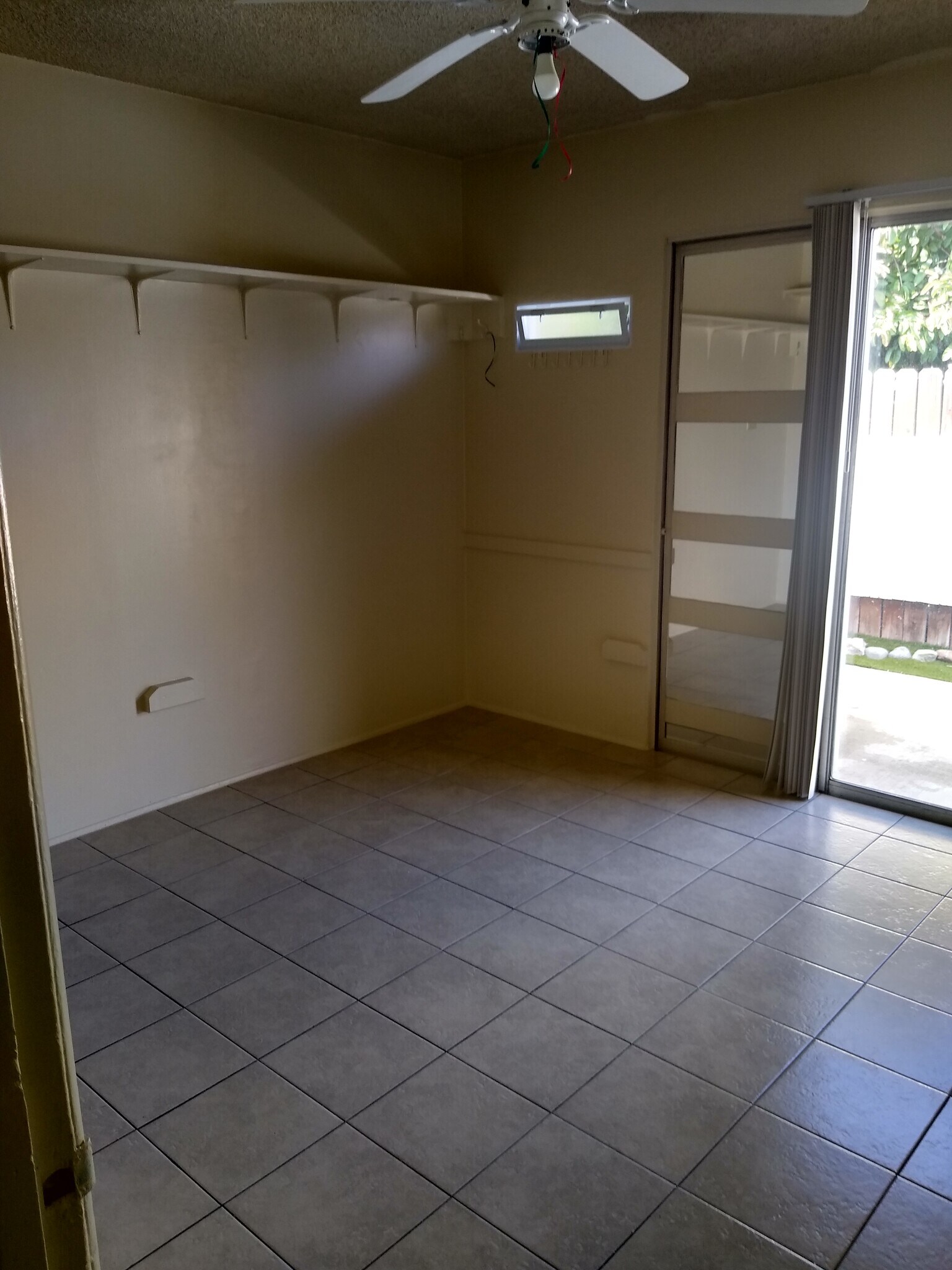 Br #1 - has window + slider to patio - sunny - 1843 E Palmyra Ave