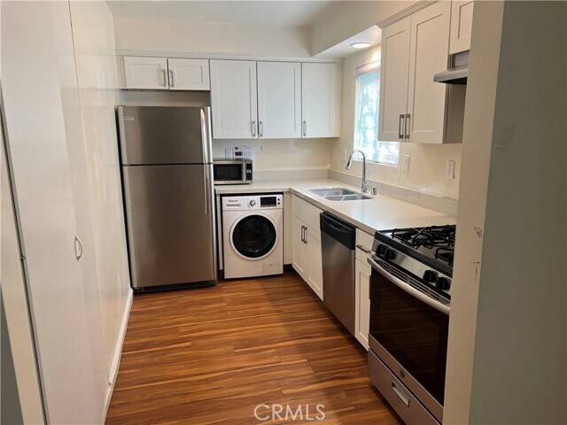 Building Photo - 265 N Oakland Ave