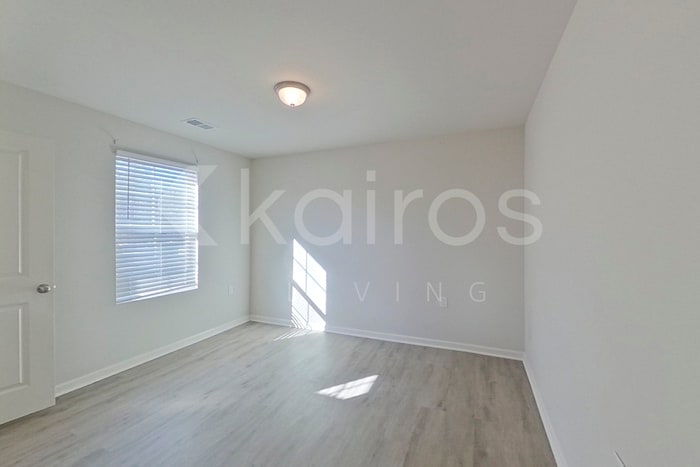 Building Photo - 2513 Island Dr SE