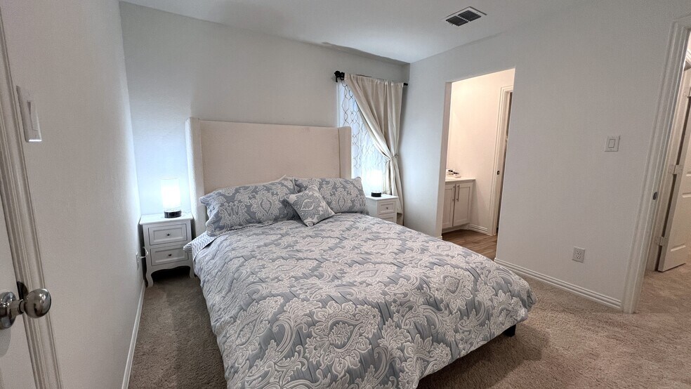 Building Photo - 5334 Riverwalk Pky