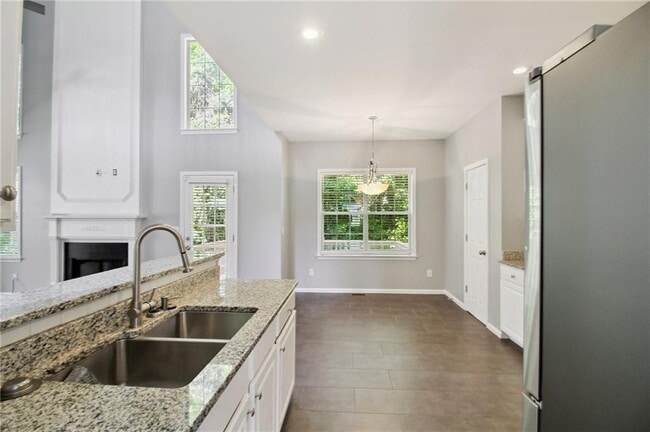 Building Photo - 2011 Chelton Way SE