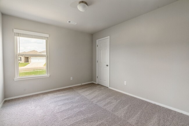 Building Photo - 529 Woodcreek Lp