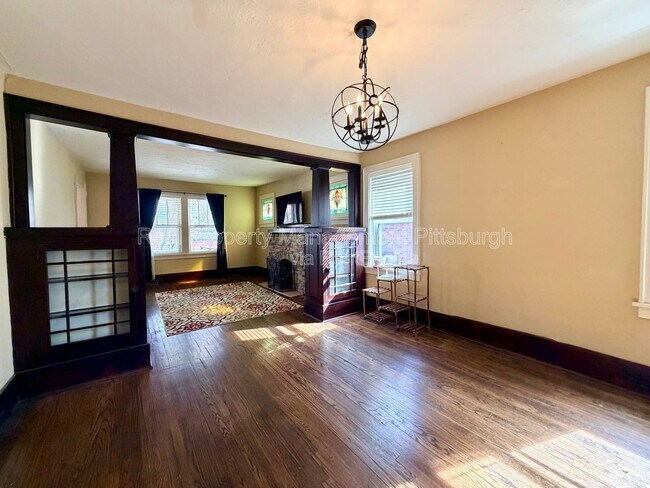 Building Photo - 1818 Kleber St